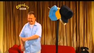 Higgledy House - Hide And Seek Cleaning The House