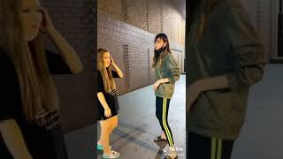 TikTok ギャル腰振り