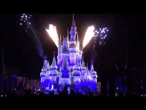 Elsa Freezes Castle, Disney Christmas 2019
