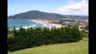 preview picture of video 'Panorama of Pauanui to Slipper Island from the Bluff Hill, Coromandel Peninsular, NZ'