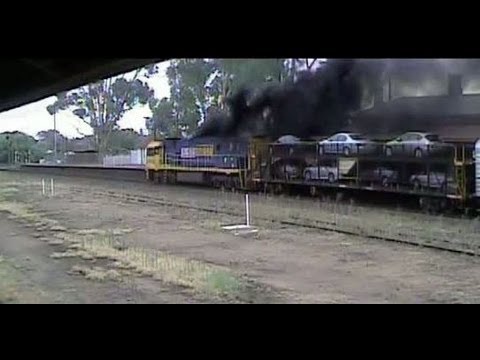 Stawell Station Cam Very smoky NR95 on overland  14th may 2013