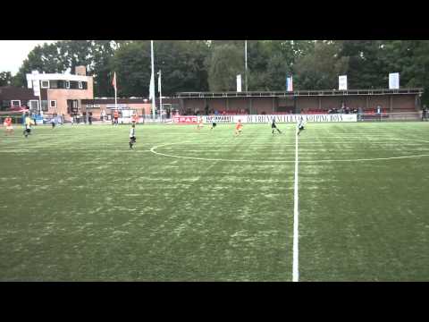 Voetbalwedstrijd tussen Kolping Boys D1 - VVS'46  2de helft deel 1