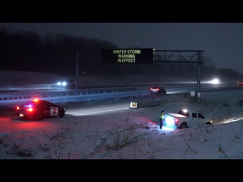 Winter Storm Hits The Twin Cities Metro, Lots of Wrecks and Aircraft Deicing
