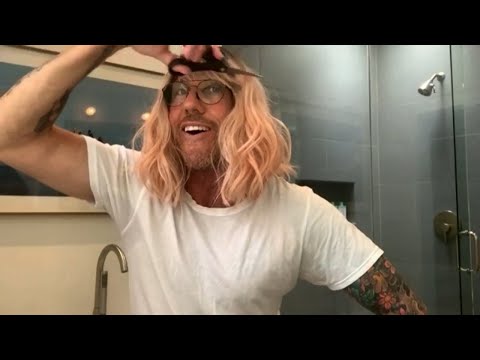 Home セレブな美容師からの髪型のアドバイス (Home Haircut Tips from a Celebrity Hairdresser)