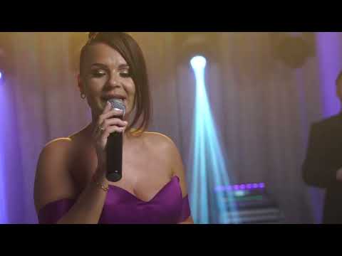 Cristina Retegan și Quattro Orkestra - Colaj de petrecere ( Cover Nou 2022 LIVE )