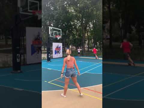 Horváth Betti és Hanga Ádám dobópárbaja