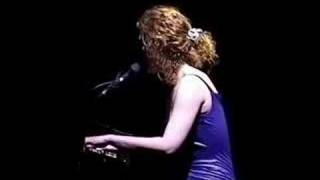 Tori Amos-New Haven 05-11-96 LS=21-Song For Eric