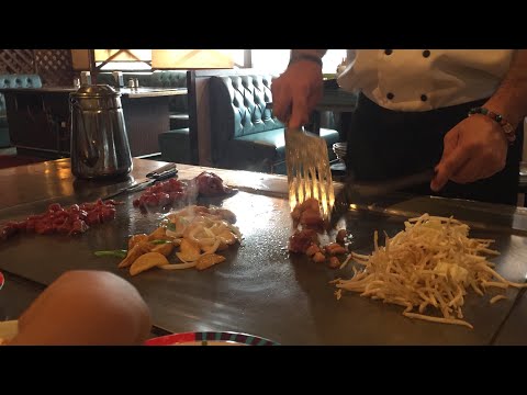 Cheap and soft lean beef teppanyaki in Okinawa japan/live teppanyaki