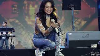 Download lagu DEWI PERSIK 'Gak Mau Pulang Mau nya Digoyang - Remix' at SYNCHRONIZE FEST 2023 | 4K Dangdut Fancam mp3