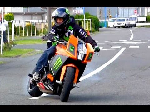 【バイク神業】教習所で1200cc ドリフトウイリー！ばくおん！【KTM1190RC8】Bike Stunt Ninja Japan Shin Kinoshita Dai Yabiku