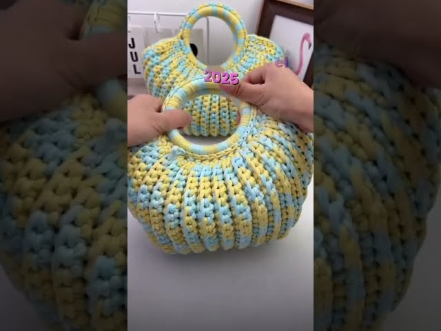 Vídeo relacionado con HTTDSLF Bolsos de Paja Mujer Verano, Elegante Bolso de Mano Bohemio, Práctico Bolso de Hombro Rafia para Mujer, Bolsos Tejidos Crochet, Tote Bag Para Viaje Fiesta Vacaciones