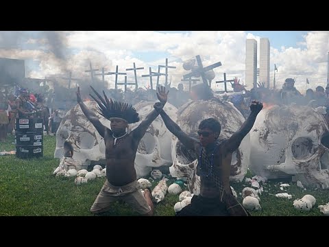 Video Thumbnail: Tausende Indigene demonstrieren in Brasília für Landrechte