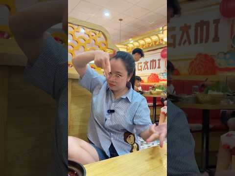 Gia đình phép thuật đi ăn kiểu /ÚtKha_nè #shortvideo #haihuoc #giaitri