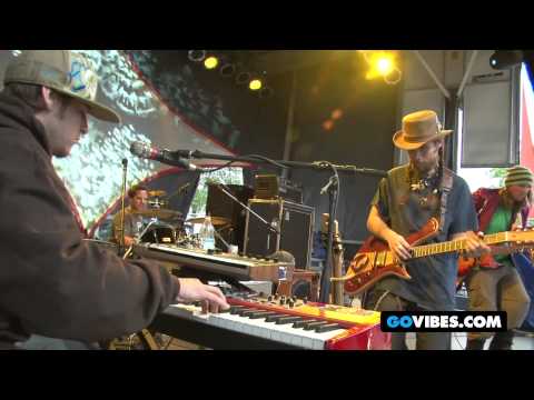 Twiddle Performs 