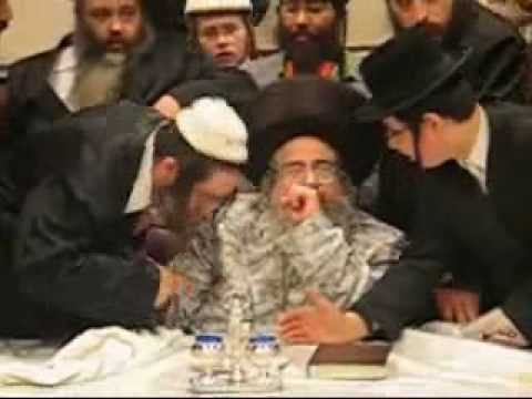 Klosenburg Rebbe Shlita at Purim Tish & Giving Bruches