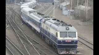 preview picture of video '[China Railway]T310 Leaving from Qiqihar 2階建て特快T310列車チチハル発車'