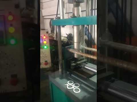 Vertical hydraulic injection moulding machine