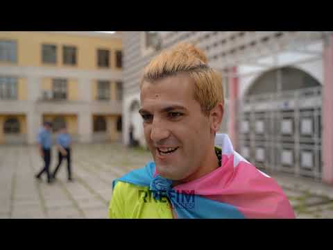 Parada e Krenarisë “Kur ju kom tregu n'shpi, familja mkan qit prej shpije, sot flej n'rruge"