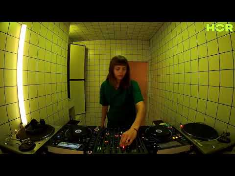 Sarah Wild / November 11 / 5pm-6pm