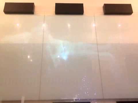 2012-10-20 Music Bank, Macapagal is playing BoA's Onle One