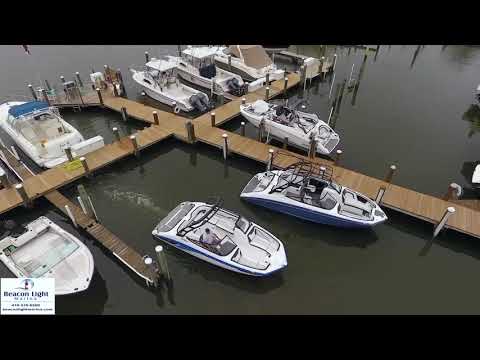 Yamaha AR210 Jet Boat Docking In Close Quarters