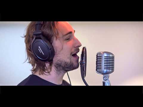 Kevin Walker spelar in sin del av I Will Be Here