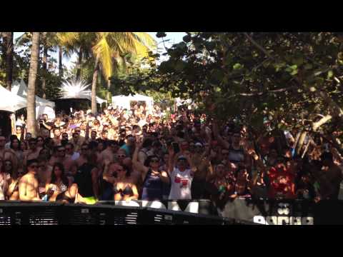 Michael Woods drops Andrew Bennett 'In The Air' at Raleigh Hotel,  WMC, Miami 2013