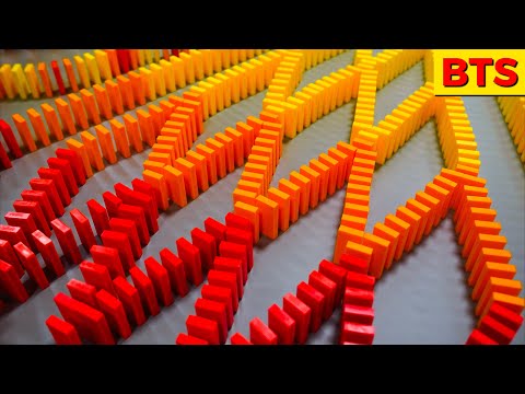 Building 20,000 dominoes with NO plan… disaster or advantage?