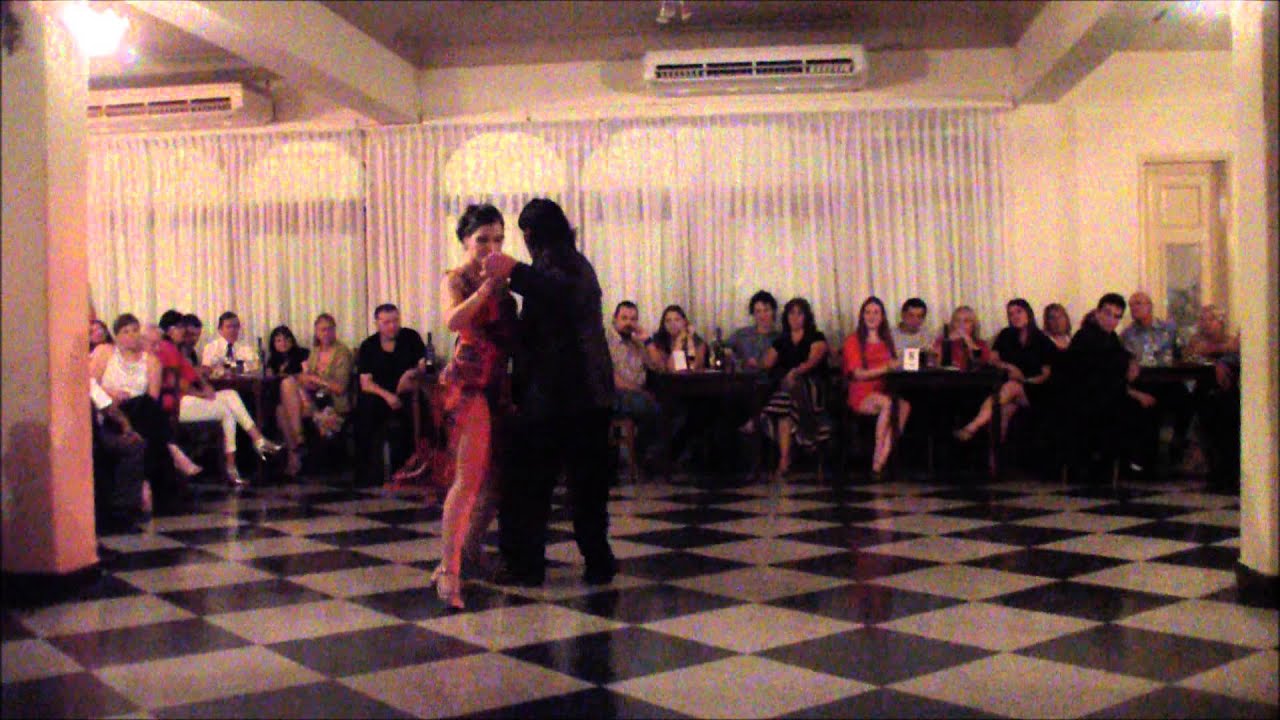 2 de 4-  VALS Silvina Machado y Héctor Corona en Milonga Nostalgias, Santa Fe