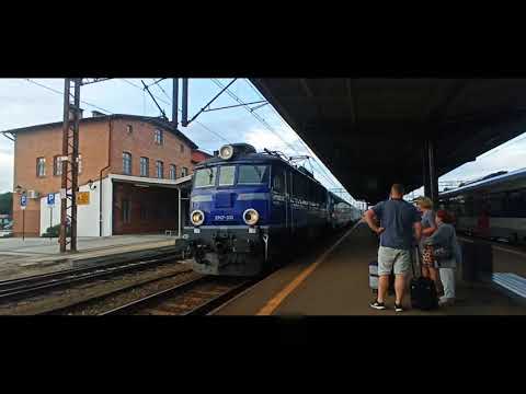 Lębork PKP - Kot ryzykant, 130 minut spóźnienia, IC Żuławy wyjątkowo na peronie 1.