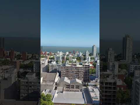 A emoção já começa na subida do elevador Panorâmico do Mirador da Intendência de Montevideo - UY