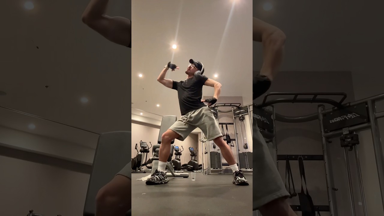 HELP Cant stop eating 🥒😛 @katseyeworld #InternetGirl DC : Sohey Sugihara  and Grant Gilmore