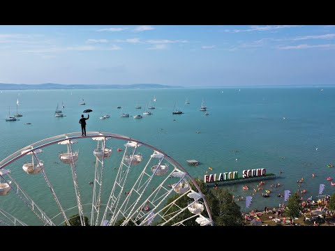 Esernyős Ember a Balaton felett!