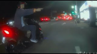 攔車猴在警察面前一秒變俗辣（開聲音）