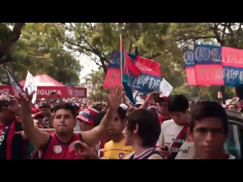 "Cerro vaya al frente!" Barra: La Plaza y Comando &bull; Club: Cerro Porteño