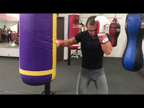 Russian boxing star  Alexander Besputin 7-0 signed to TopRank - EsNews boxing