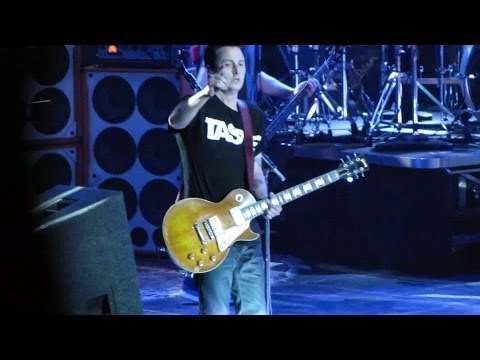 Pearl Jam: Love, Reign O'er Me [HD] 2010-05-20 - New York, NY