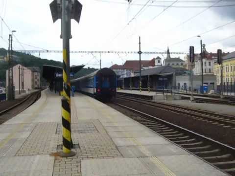 Příjezd vlaku R 785 do stanice Ústí nad Labem hlavní nádraží + hlášení o příjezdu