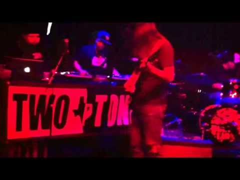 Ugly Lion live in deep ellum