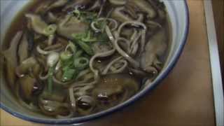 preview picture of video '伊豆箱根鉄道駿豆線三島駅名物「椎茸そば」を食す Japanese noodles Shiitake mushroom soba'
