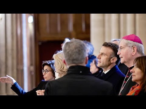 Video Thumbnail: Erster Blick ins Innere: Präsident Macron besucht Notre-Dame