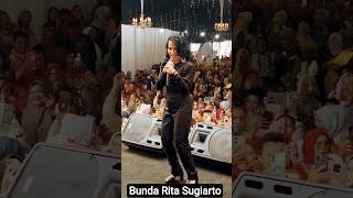 Download lagu begitu lincah dan Mewah Bunda Rita Sugiarto menyanyikan lagu Pacar Dunia Akhirat mp3