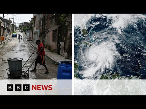 Video | Hurricane Melissa closes in on Jamaica | BBC News