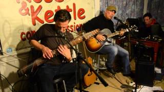 Thom Swift with Brian Bourne play El Camino at the Rose and Kettle
