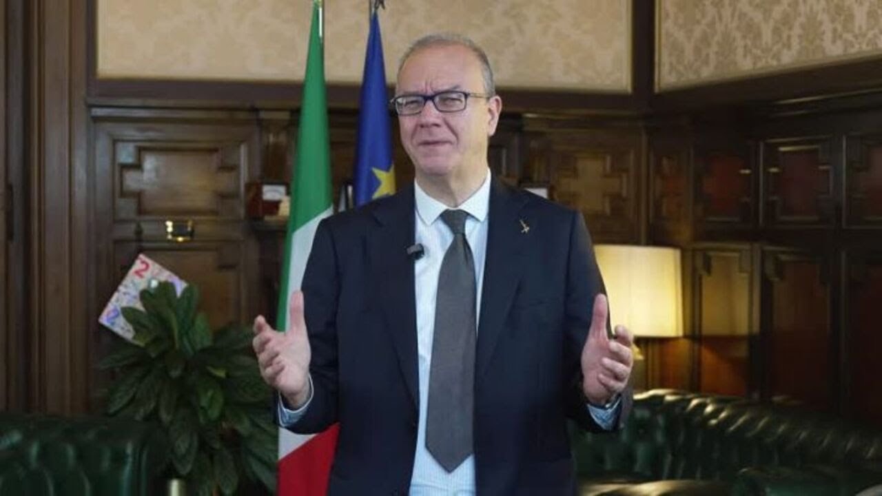 Valditara: "Si abbia cura del Tricolore nelle scuole, rappresenta la nostra storia"