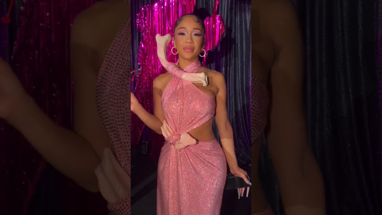 @OfficialSaweetieMusic is on the pink carpet baby! ✨💕 #VMAs