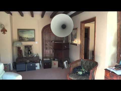 "Doin' the uptown lowdown". Joe Venuti and His Blue Six.