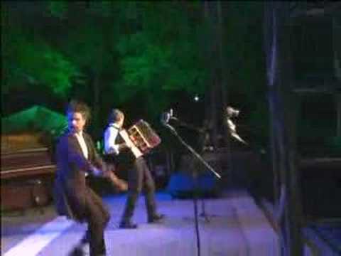 Trailer de Tangos e Tragédias na Praça da Matriz (2007)