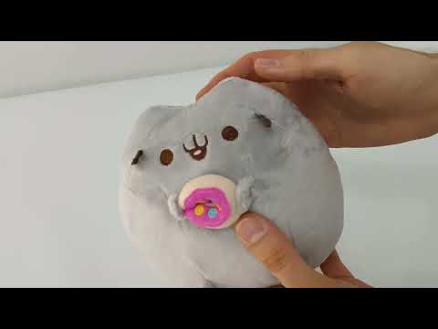 Кот Пушин кет Мягкая игрушка Pusheen cat с пончиком в лапках. Высота 15 см. Ширина 15 см - фото 1 - id-p3172878003