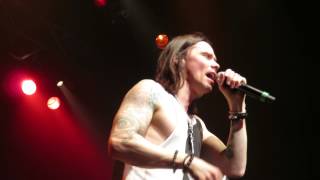 Slash ft. Myles Kennedy &amp; the Conspirators - &quot;Stone Blind&quot; live in Tokyo, Japan 2/10/2015